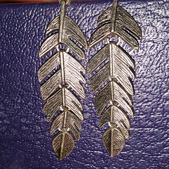 Earrings - Picture 2 of 3